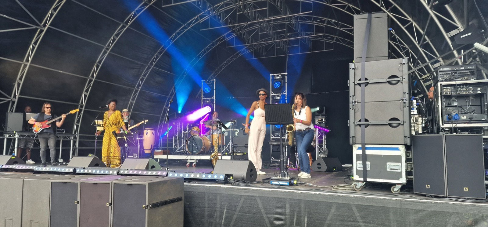 Groove 101 performing live